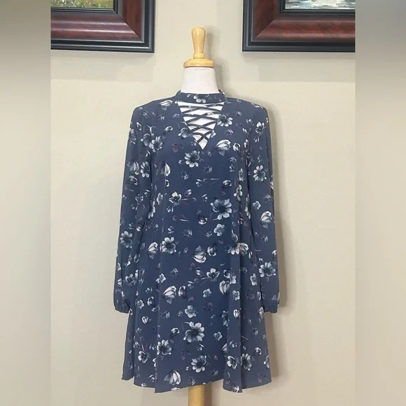 andree blue dress Andree by unit / savanna jane floral Embroidered Babydoll Dress – Violet  Skye Boutique main image 1